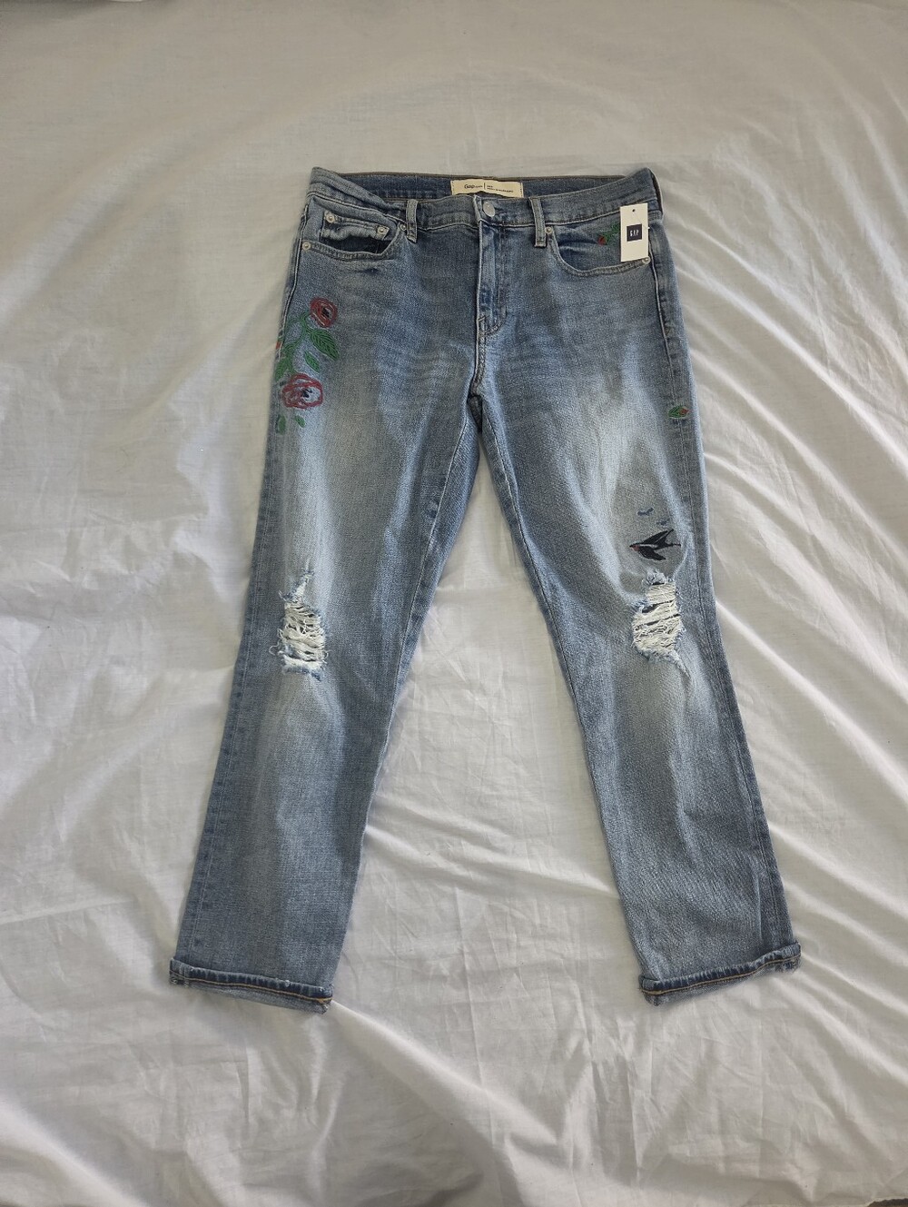 Gap 1969 Best Girlfriend Jeans Size Rose & Bird Embroidered Ripped Knee Jeans